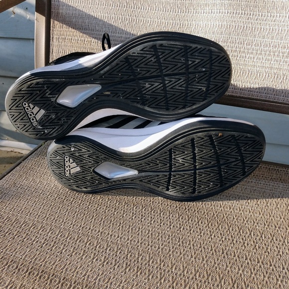 $โฌ๏ธ ๐ค NWOT's Adidas Cloud Sneakers Size 9 ๐ค - Picture 3 of 7
